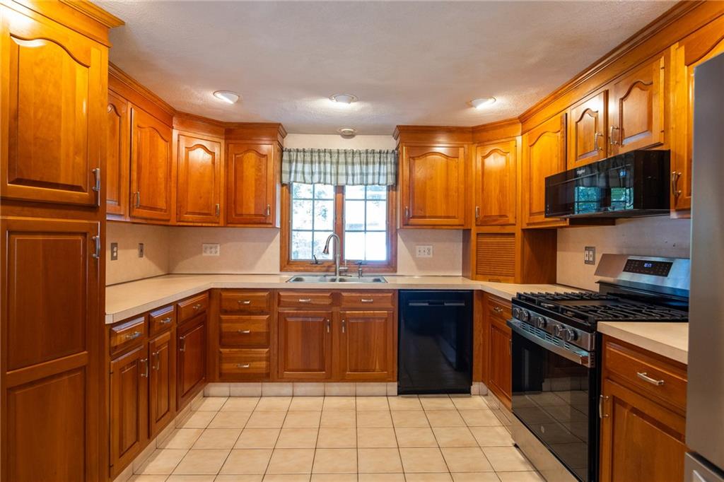 14 Sutton Street Property Photo 9