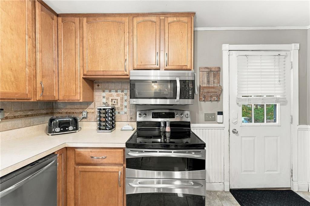 458 Field Hill Road Property Photo 4