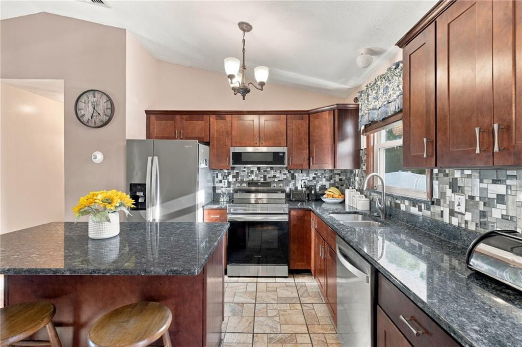 17 Brook Street Property Photo 4