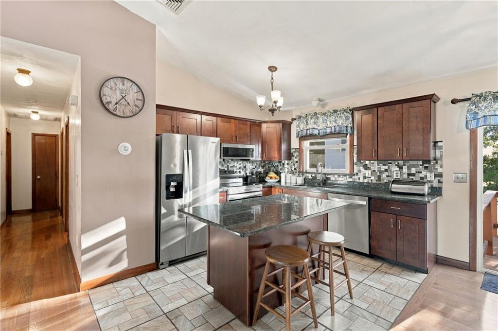 17 Brook Street Property Photo 7