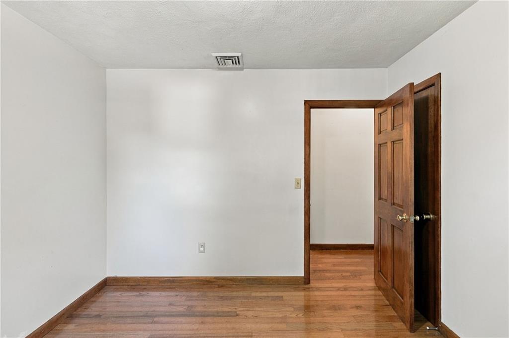 17 Brook Street Property Photo 11