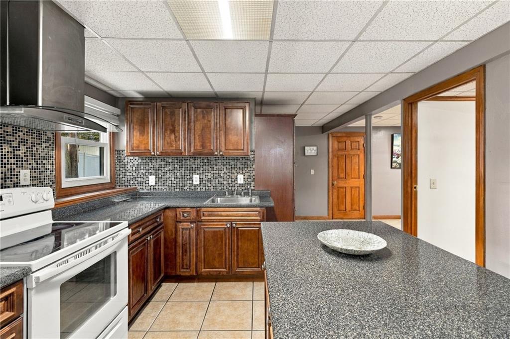 17 Brook Street Property Photo 31