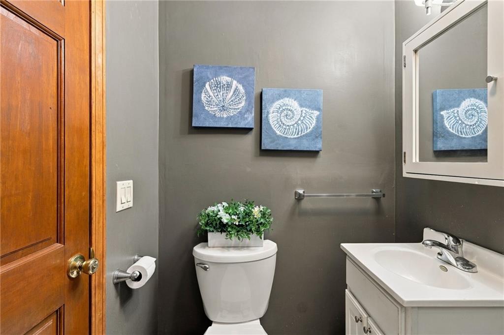 17 Brook Street Property Photo 32