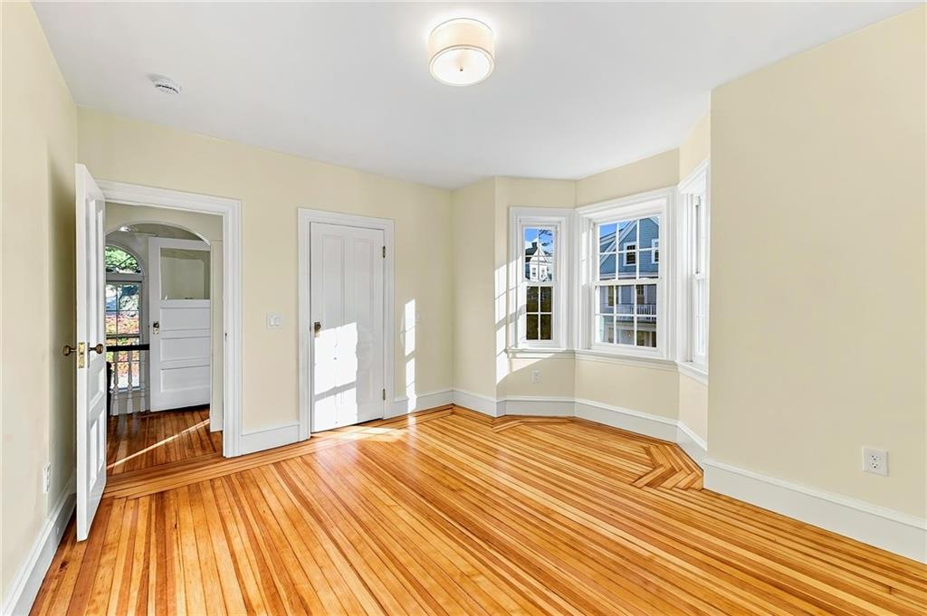 20 Nisbet Street Property Photo 27
