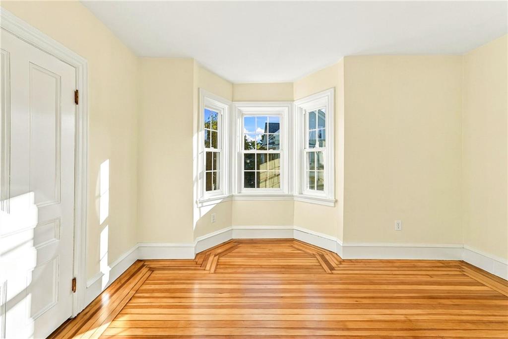 20 Nisbet Street Property Photo 28