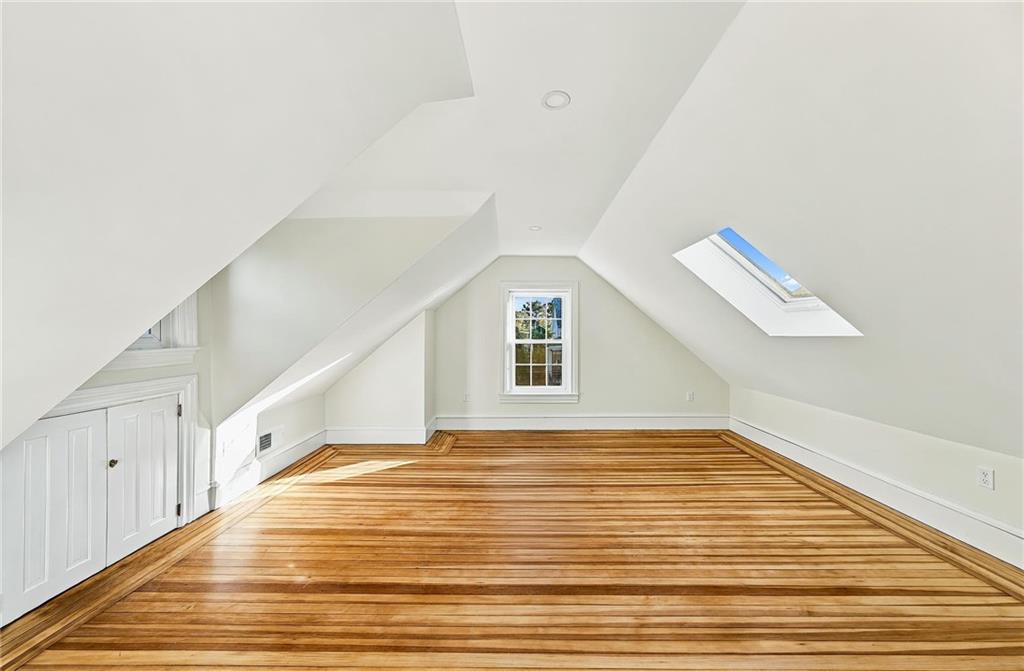 20 Nisbet Street Property Photo 32