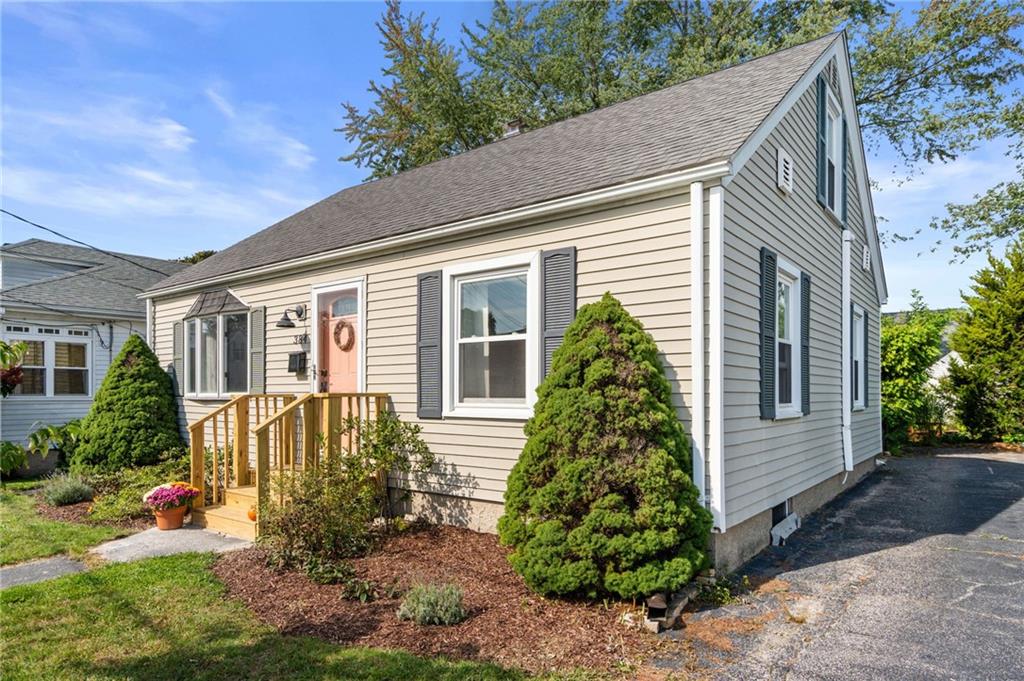 384 Vine Street Property Photo 3