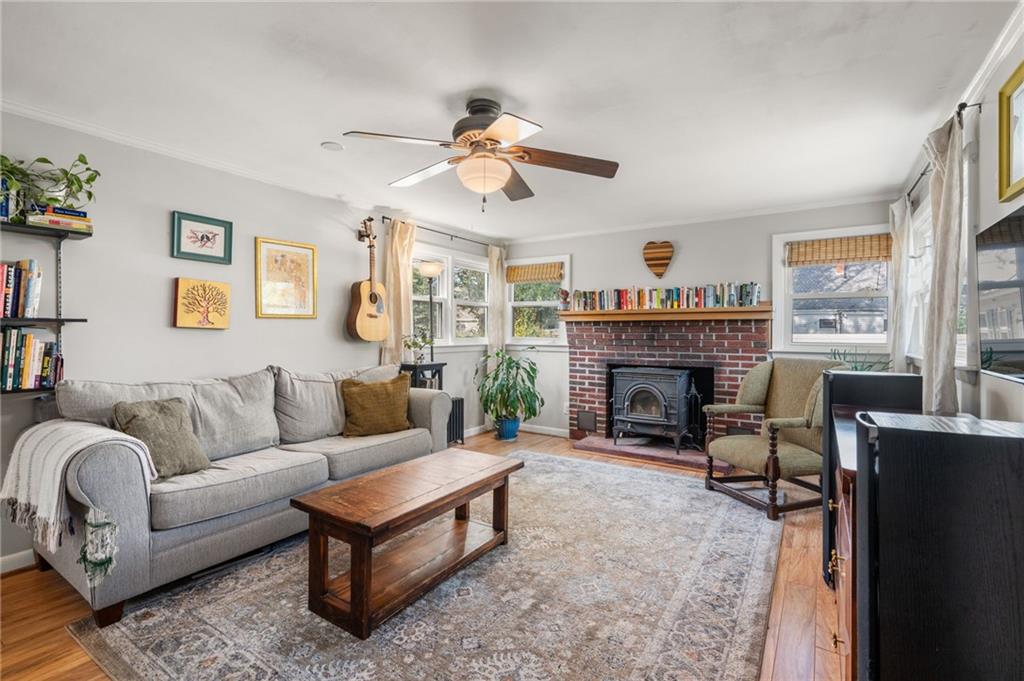 384 Vine Street Property Photo 4