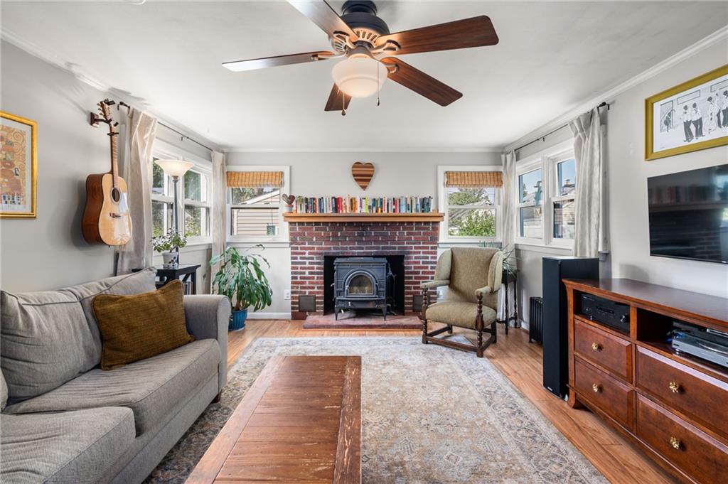 384 Vine Street Property Photo 5