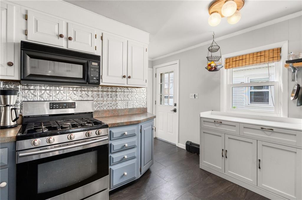 384 Vine Street Property Photo 9