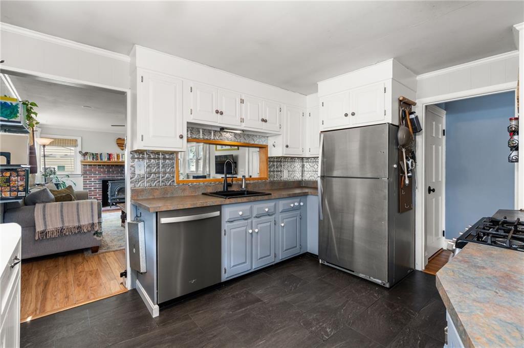 384 Vine Street Property Photo 11
