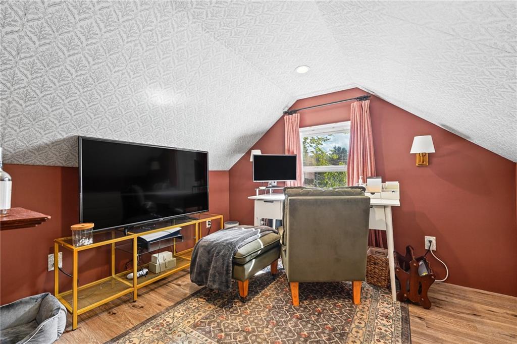 12 Freemont Street Property Photo 28
