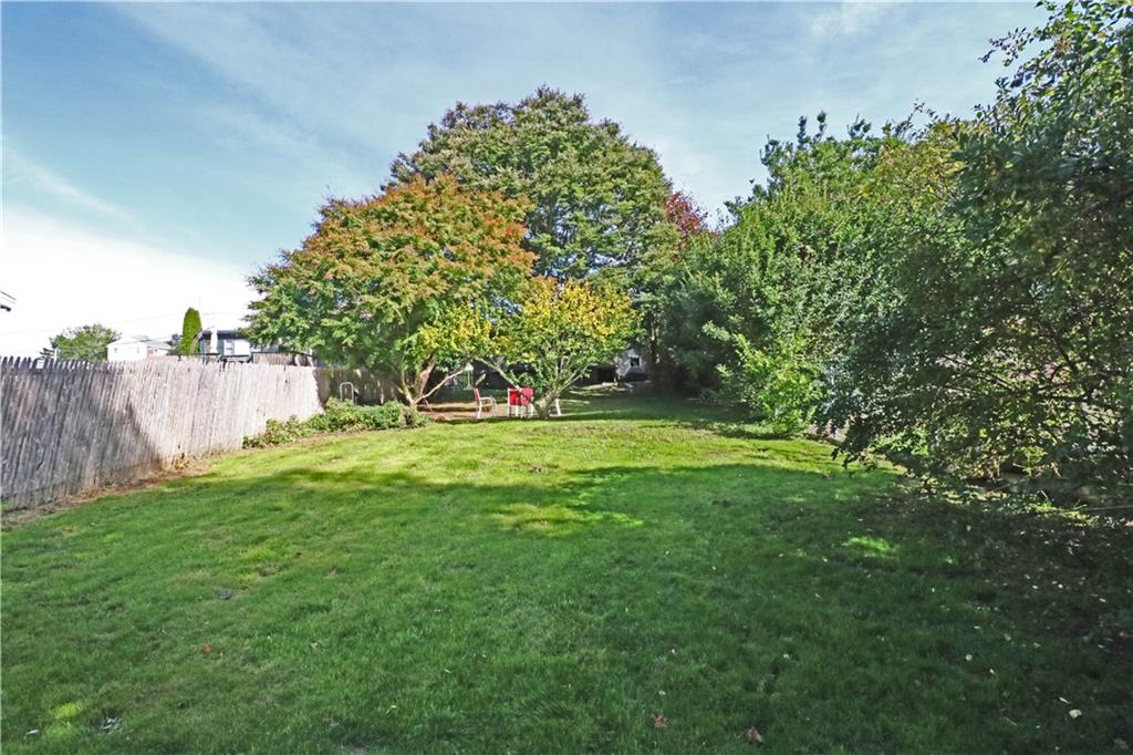 12 Draper Avenue Property Photo 4