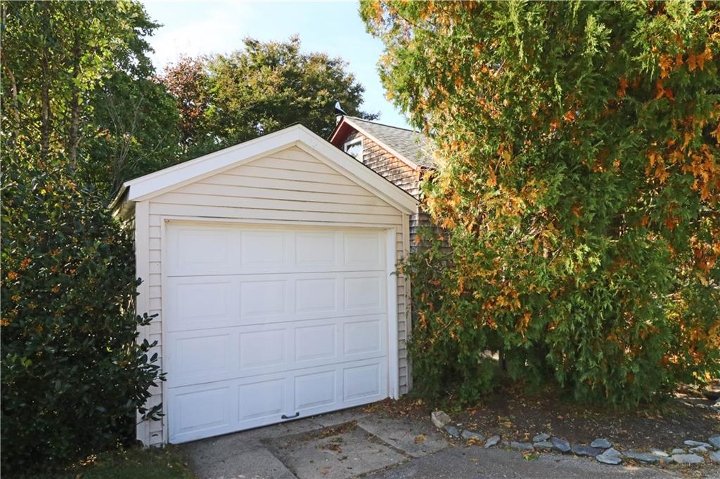 12 Draper Avenue Property Photo 8