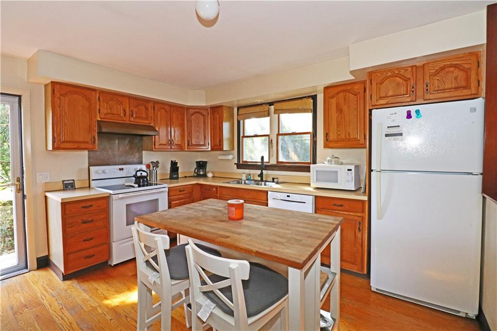 12 Draper Avenue Property Photo 10