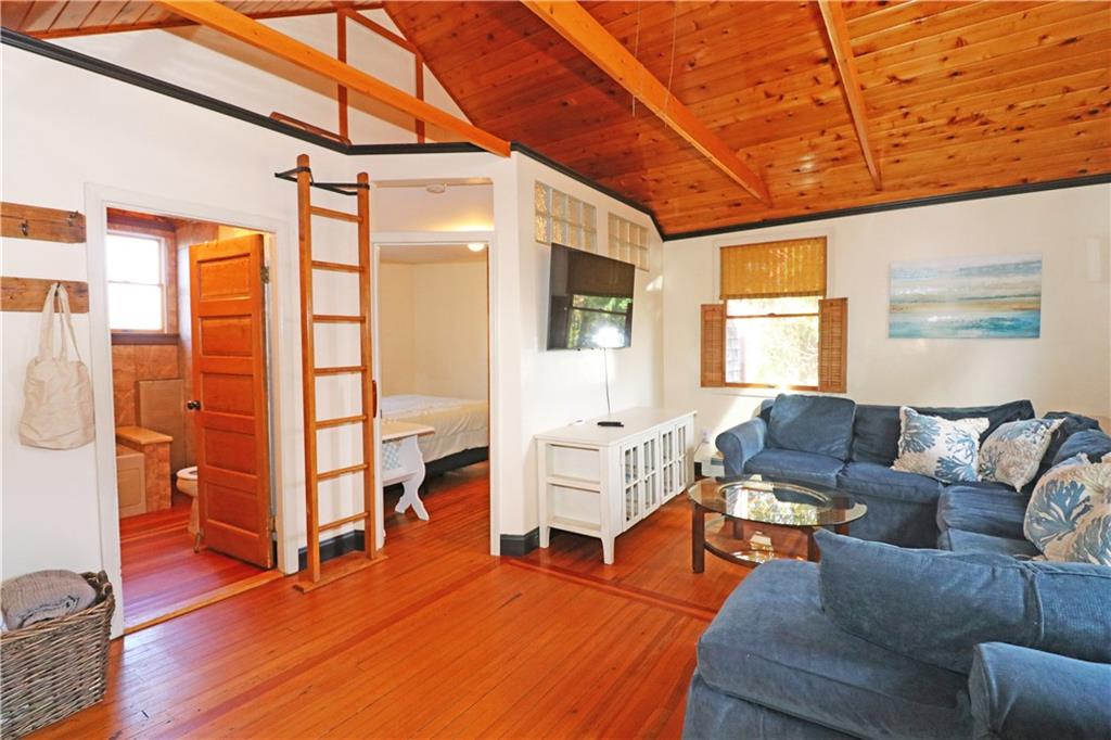 12 Draper Avenue Property Photo 17