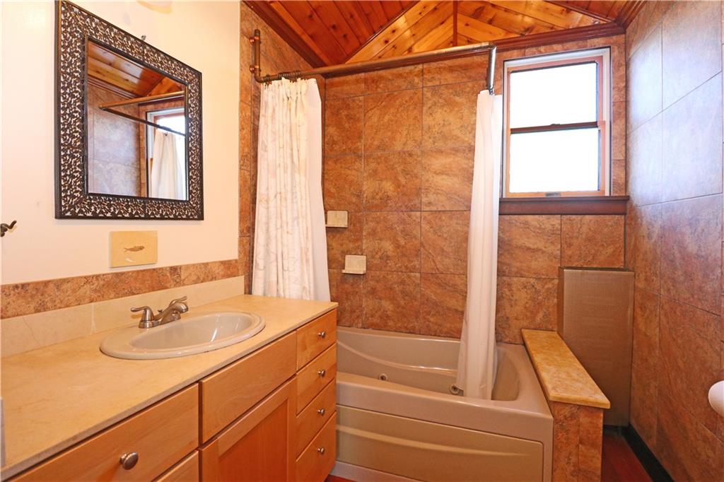 12 Draper Avenue Property Photo 22