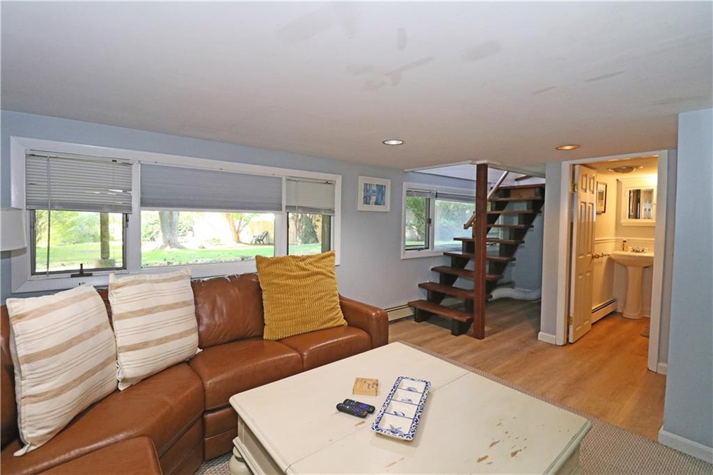 12 Draper Avenue Property Photo 23