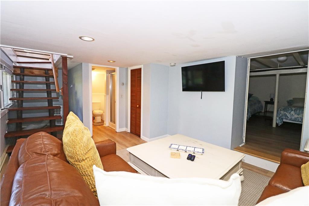 12 Draper Avenue Property Photo 25