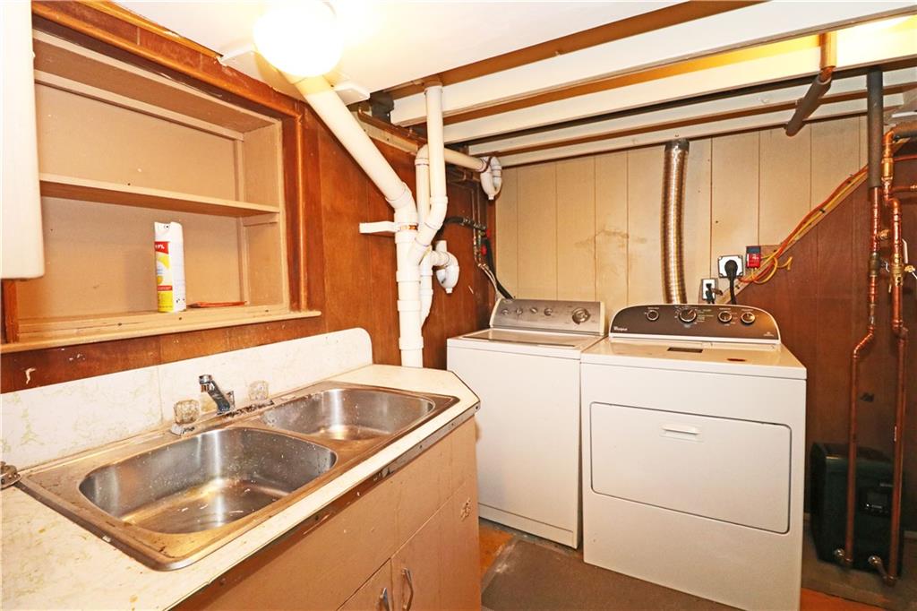 12 Draper Avenue Property Photo 32