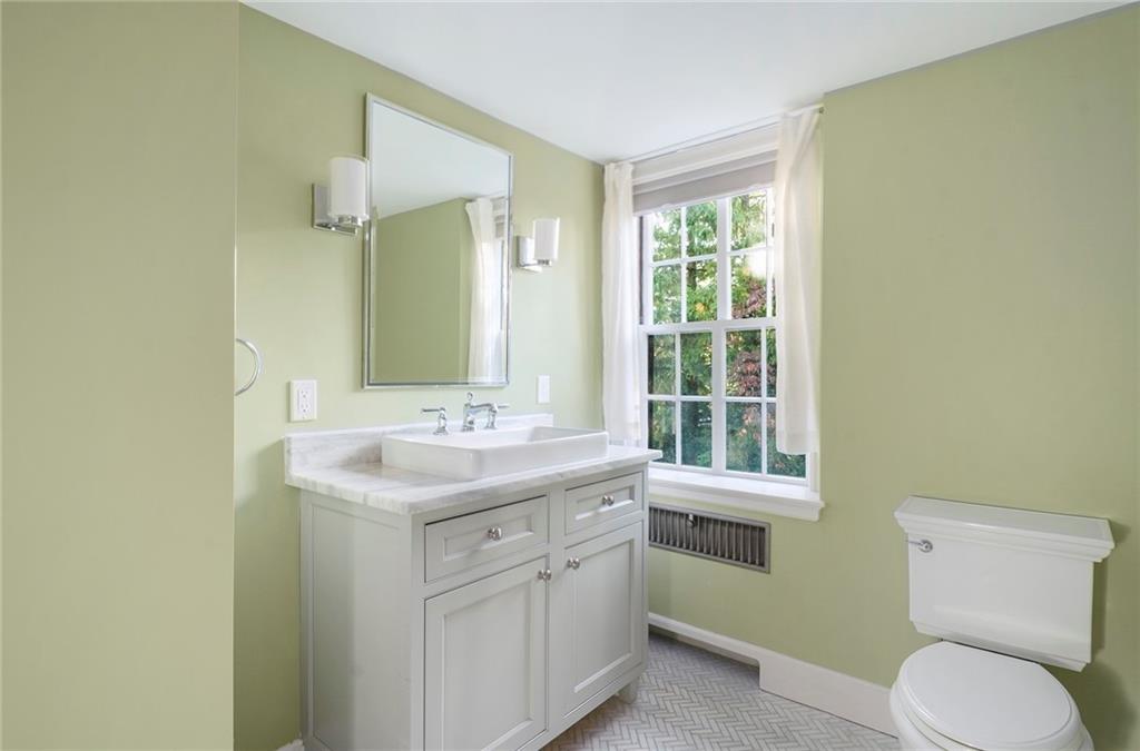 330 Freeman Parkway Property Photo 43