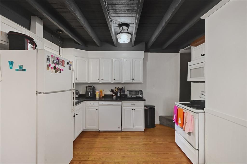 304 Park Avenue Property Photo 8