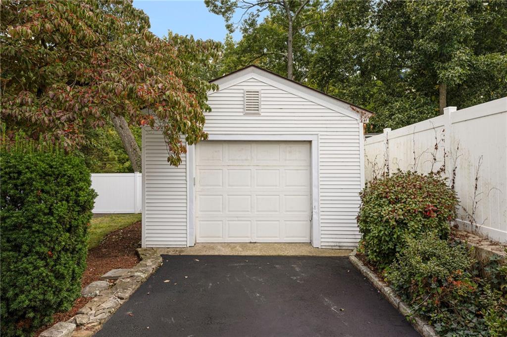 12 Bowen Street Property Photo 4