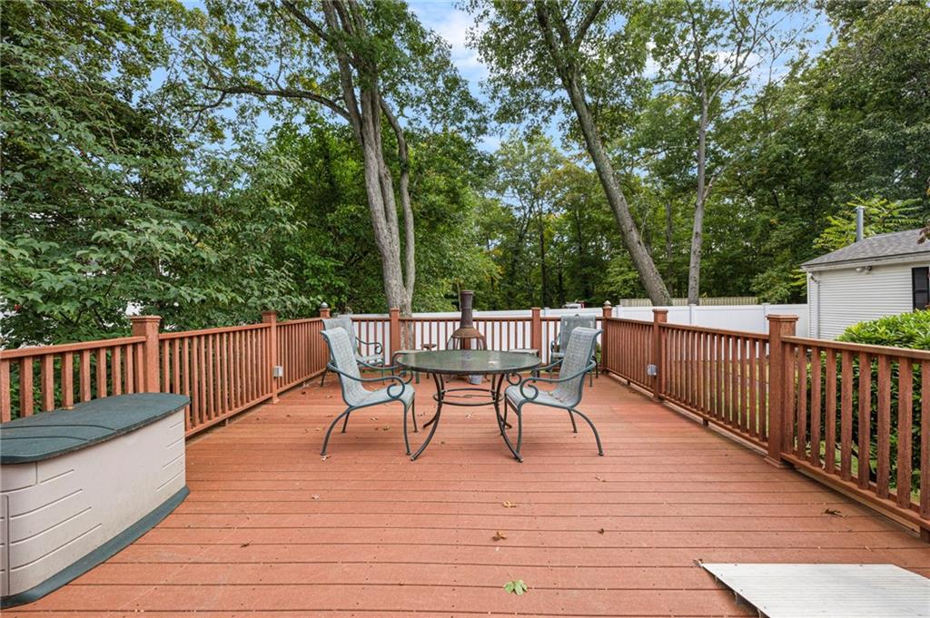 12 Bowen Street Property Photo 9