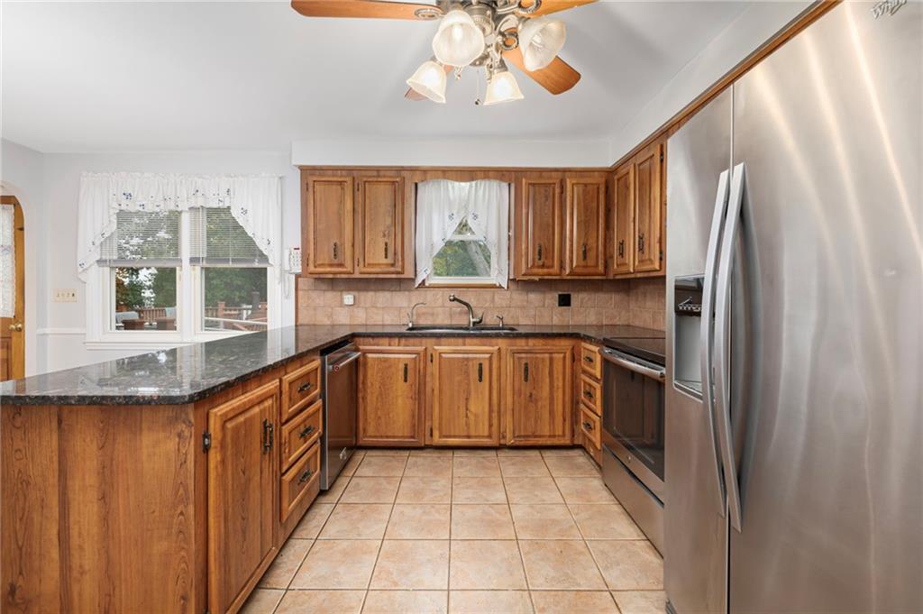 12 Bowen Street Property Photo 20