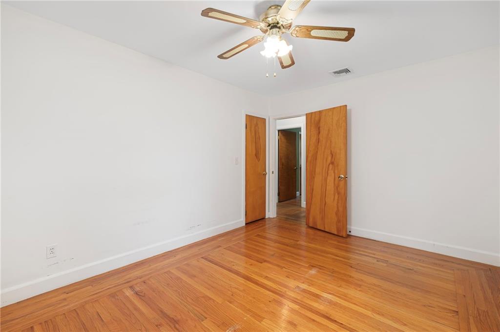 12 Bowen Street Property Photo 27