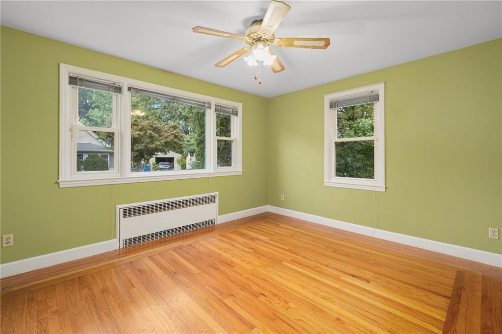 12 Bowen Street Property Photo 31