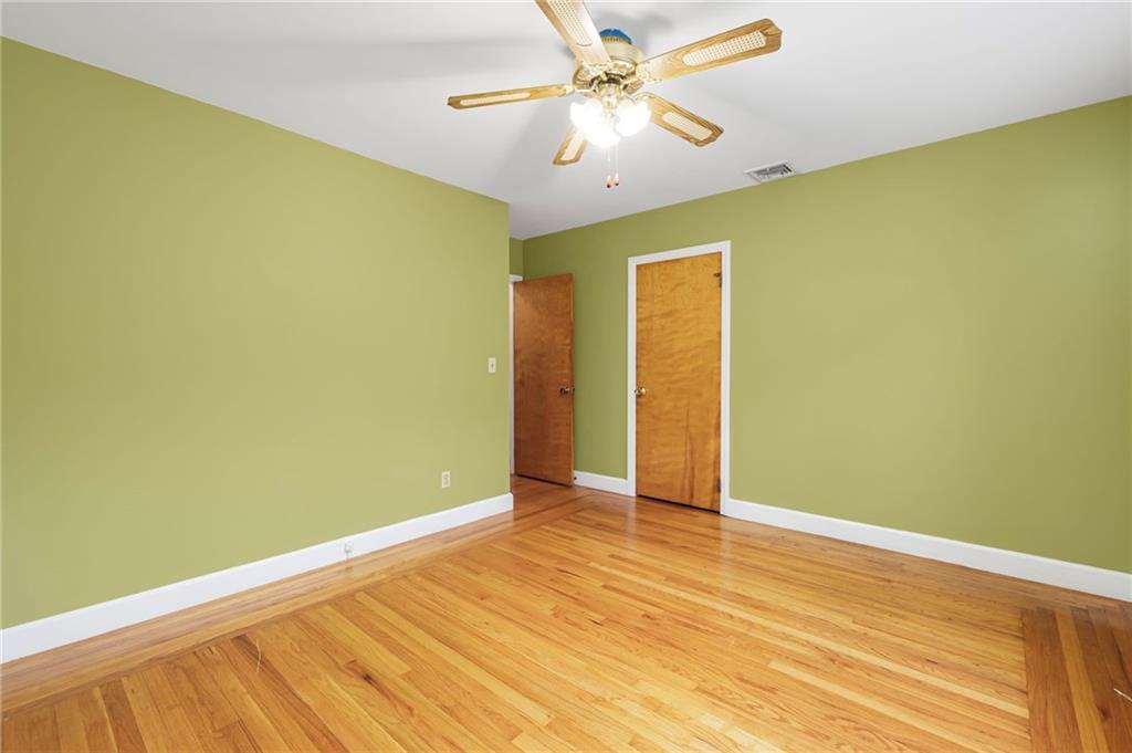 12 Bowen Street Property Photo 34