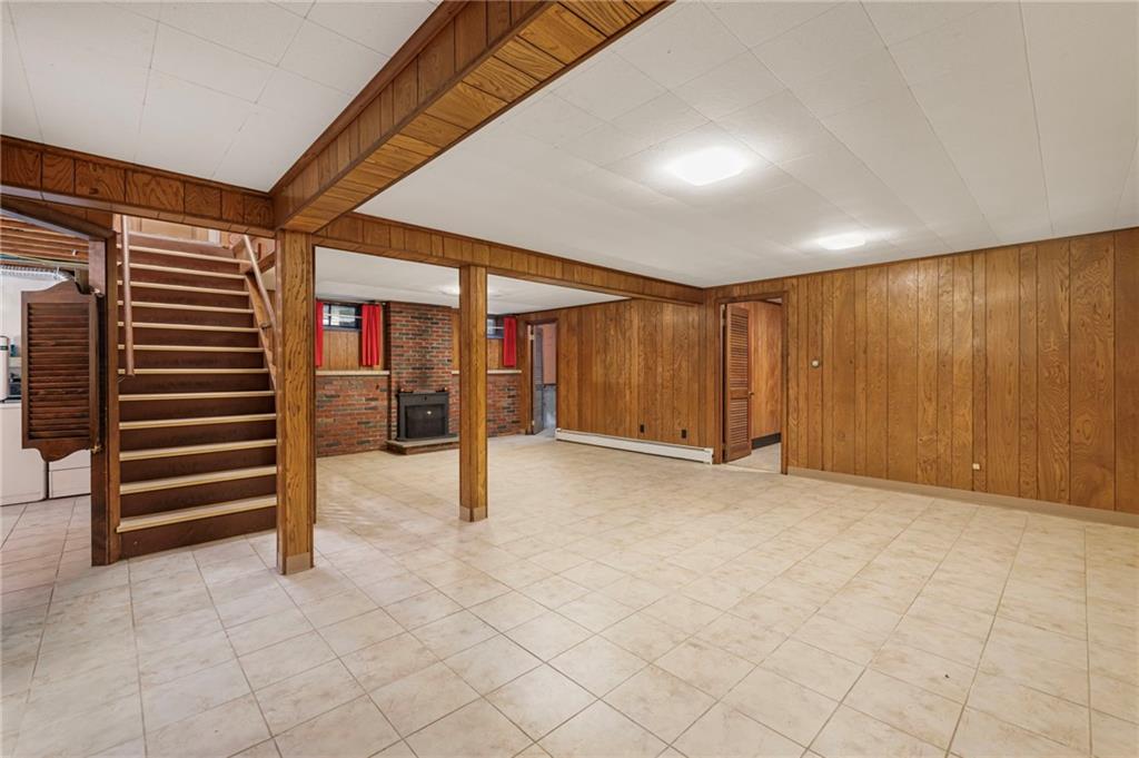 12 Bowen Street Property Photo 36
