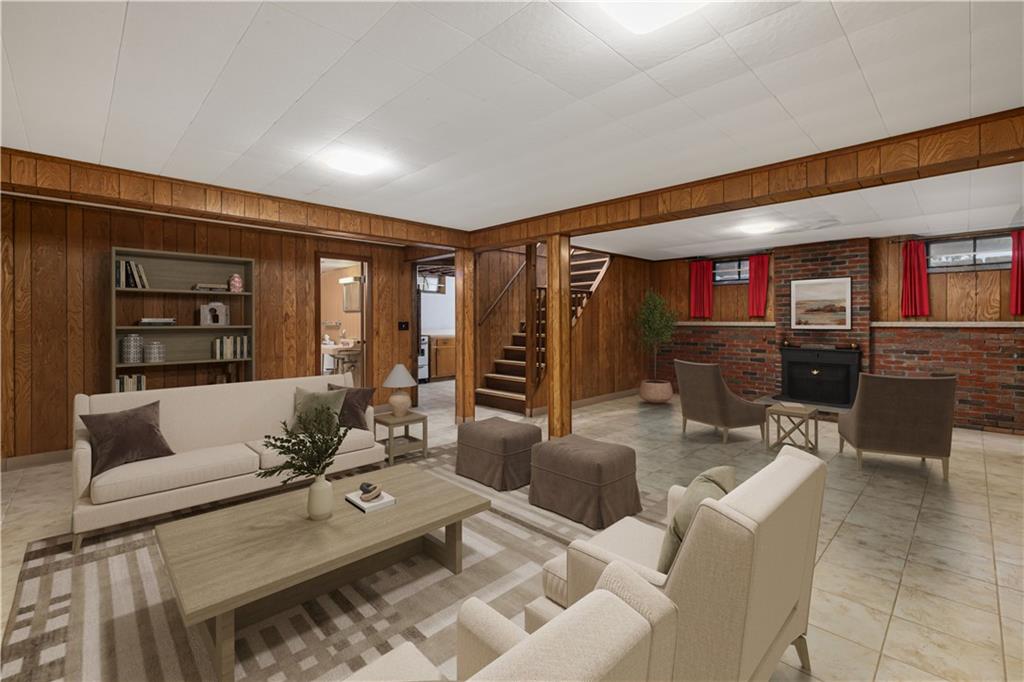12 Bowen Street Property Photo 37