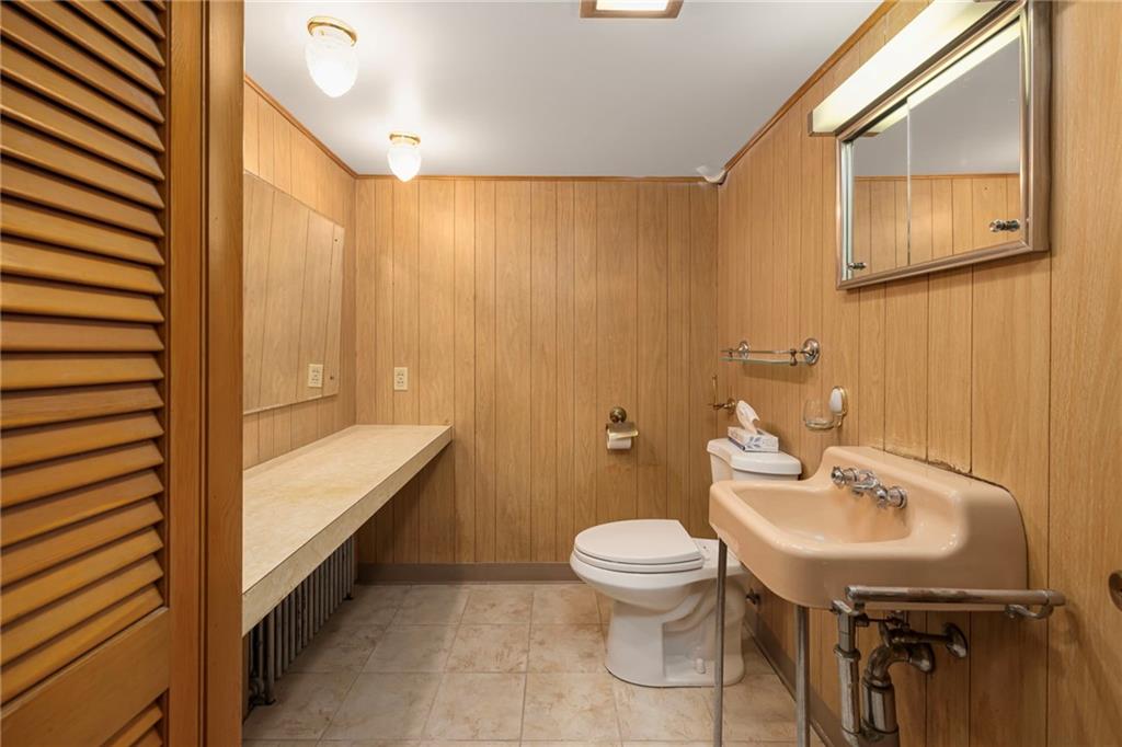 12 Bowen Street Property Photo 38