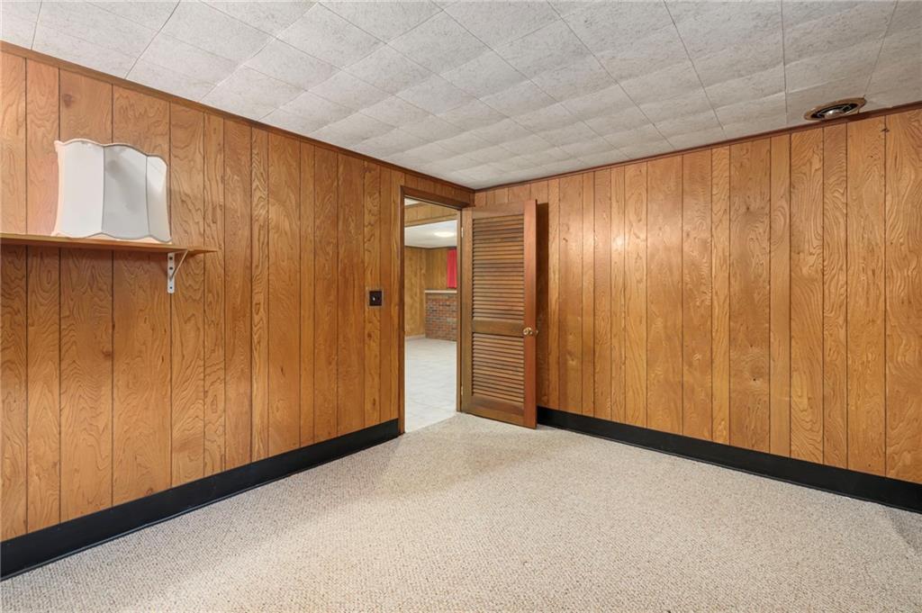 12 Bowen Street Property Photo 41