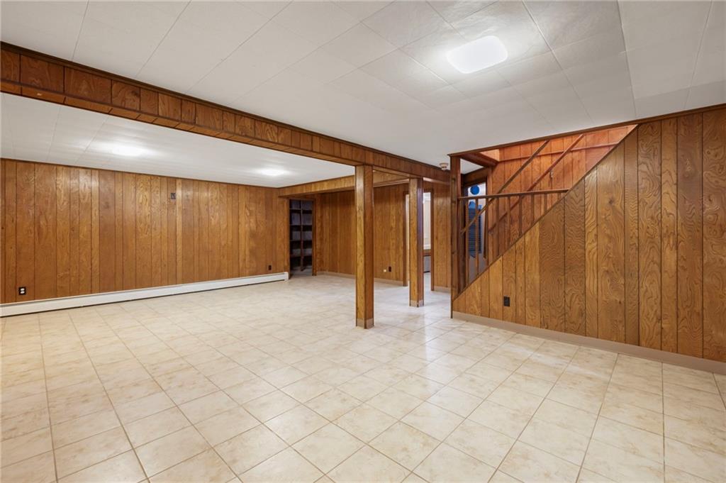 12 Bowen Street Property Photo 42
