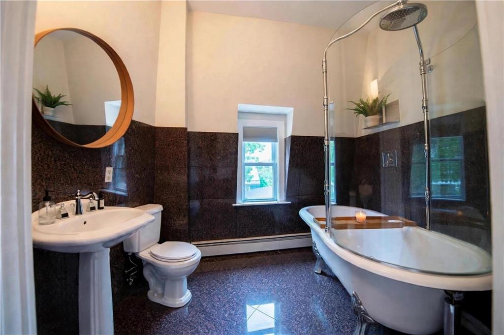 1403 Westminster Street Unit E Property Photo 5