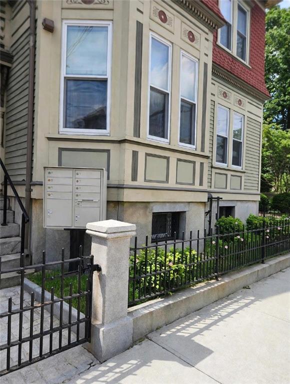 1403 Westminster Street Unit E Property Photo 9
