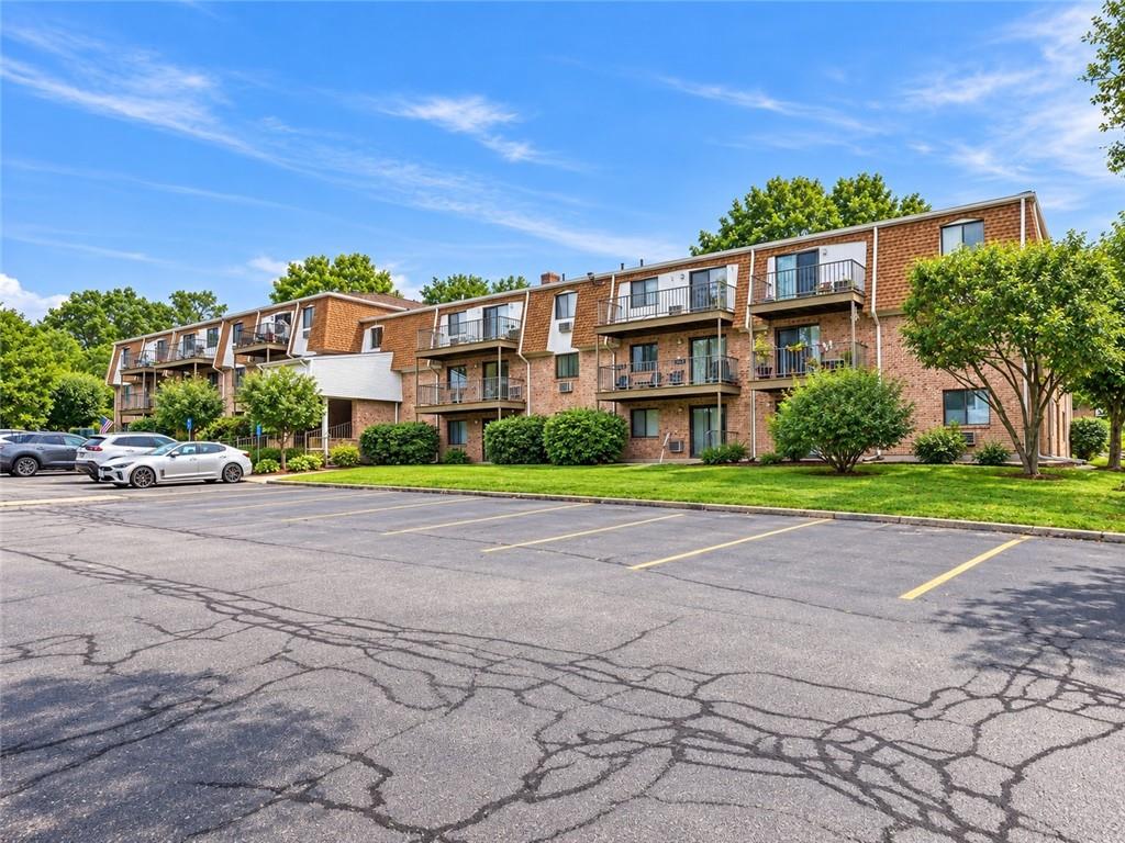 752 Quaker Lane Unit B207 Property Photo 1