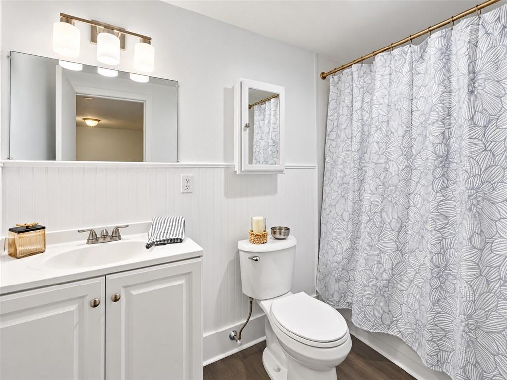 752 Quaker Lane Unit B207 Property Photo 4