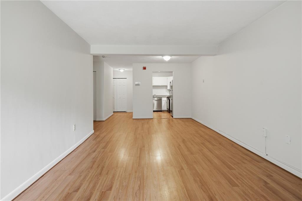 752 Quaker Lane Unit B207 Property Photo 13