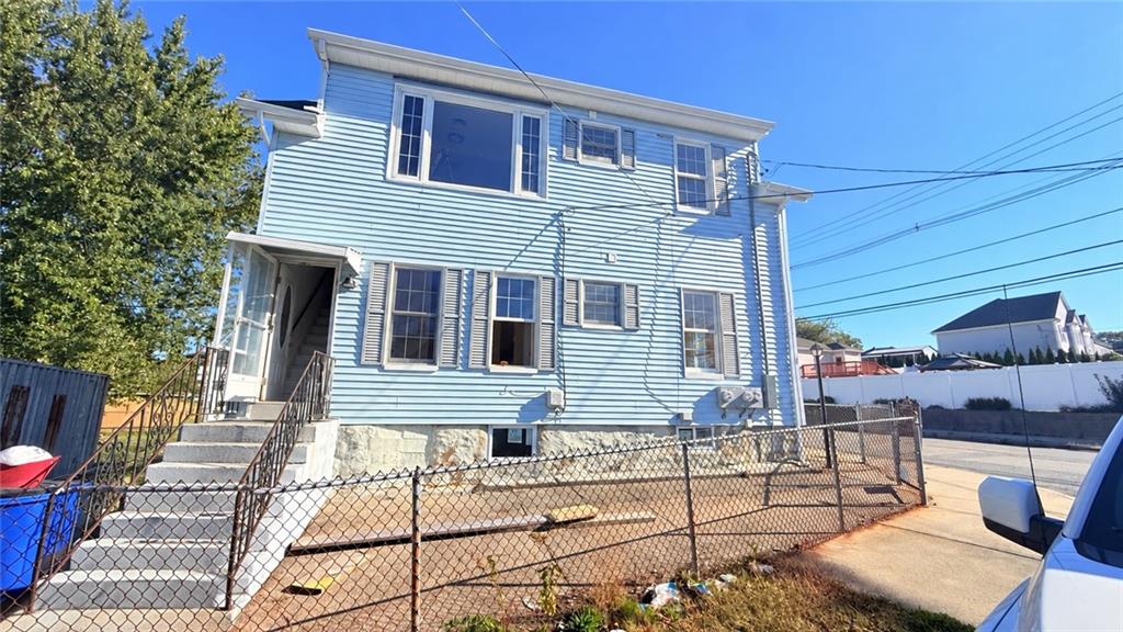 1711 Bay Street Unit 1 Property Photo 2