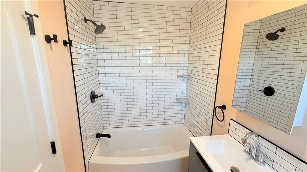 1711 Bay Street Unit 1 Property Photo 15