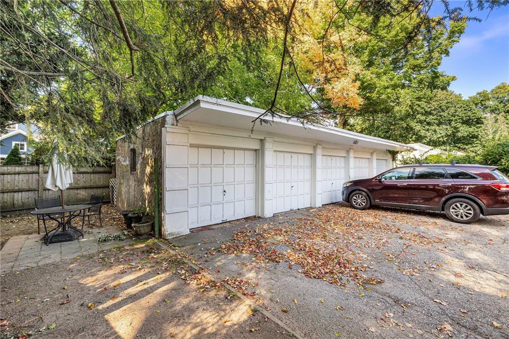 16 Grotto Avenue Unit 4 Property Photo 28