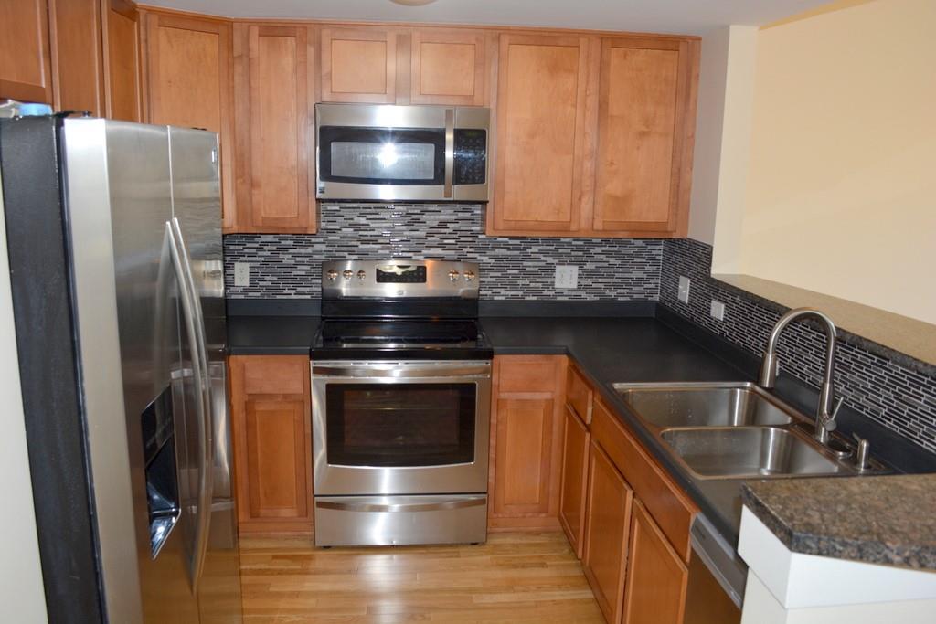 231 Douglas Avenue Unit 10 Property Photo 2