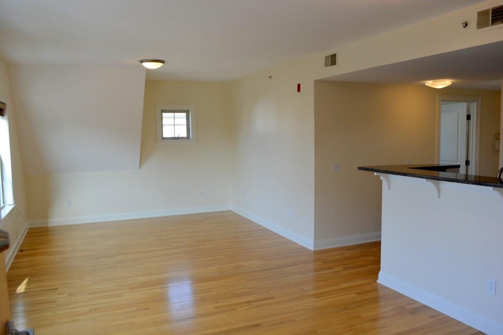 231 Douglas Avenue Unit 10 Property Photo 5