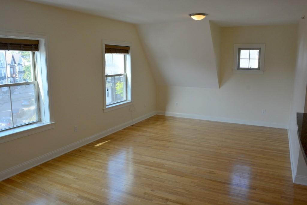 231 Douglas Avenue Unit 10 Property Photo 6