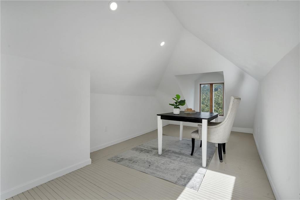 92 Bartlett Avenue Property Photo 38