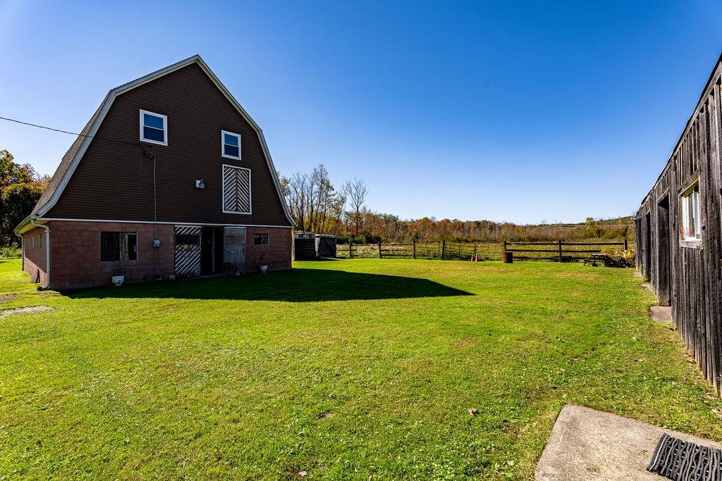 25 Lamoureux Boulevard Property Photo 6